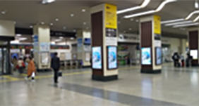ＪＲ姫路駅にてデジタルサイネージ広告を始めました。