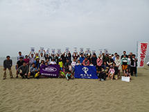 ２０２３年５月１３日に「海ごみゼロウィーク」活動として、労使共催で兵庫県たつの市新舞子の浜辺にて清掃活動を行いました。